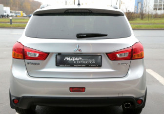 Подержанный автомобиль Mitsubishi ASX 2013 года (5 фото)
