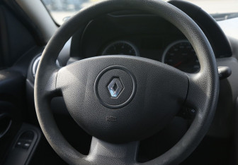 Подержанный автомобиль Renault Duster 2013 года (16 фото)