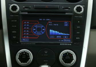 Подержанный автомобиль Mazda CX-7 2008 года (13 фото)