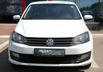 Подержанный автомобиль Volkswagen Polo Sedan 2015 года (2 фото)