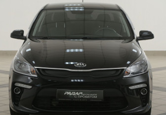 Подержанный автомобиль Kia Rio Sedan 2018 года (6 фото)
