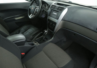 Подержанный автомобиль Geely Emgrand X7 2014 года (9 фото)