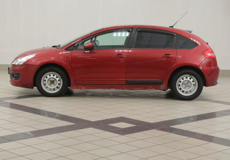 Подержанный автомобиль Citroen C4 Hatchback 2010 года (7 фото)