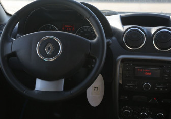 Подержанный автомобиль Renault Duster 2015 года (14 фото)