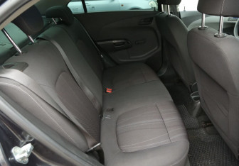 Подержанный автомобиль Chevrolet Aveo Sedan 2012 года (11 фото)