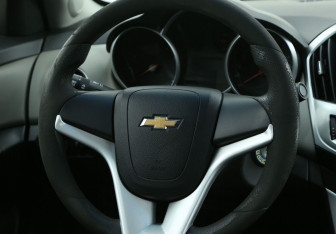 Подержанный автомобиль Chevrolet Cruze Sedan 2013 года (16 фото)