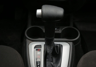 Подержанный автомобиль LADA (ВАЗ) Kalina Hatchback 2013 года (15 фото)