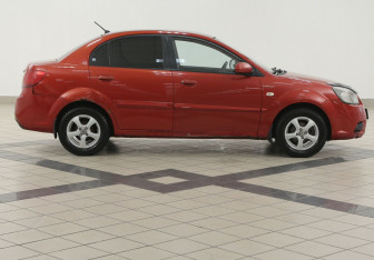 Подержанный автомобиль Kia Rio Sedan 2011 года (5 фото)