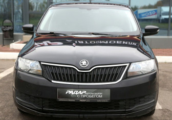 Подержанный автомобиль Skoda Rapid Liftback 2018 года (2 фото)