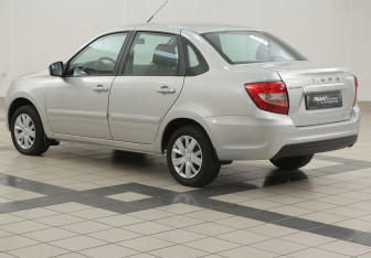 Подержанный автомобиль LADA (ВАЗ) Granta Sedan 2022 года (2 фото)