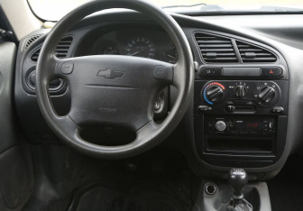 Подержанный автомобиль Chevrolet Lanos 2007 года (14 фото)