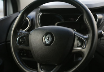 Подержанный автомобиль Renault Kaptur 2017 года (16 фото)