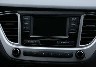 Подержанный автомобиль Hyundai Solaris Sedan 2021 года (13 фото)