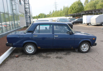 Подержанный автомобиль LADA (ВАЗ) 2107 2007 года (8 фото)