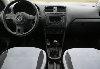 Подержанный автомобиль Volkswagen Polo Sedan 2013 года (12 фото)