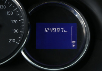 Подержанный автомобиль Renault Duster 2015 года (16 фото)