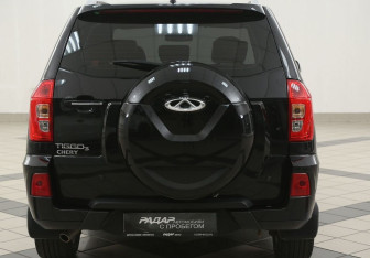 Подержанный автомобиль Chery Tiggo 3 2017 года (3 фото)