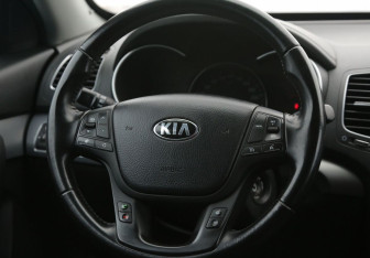 Подержанный автомобиль Kia Sorento 2014 года (19 фото)