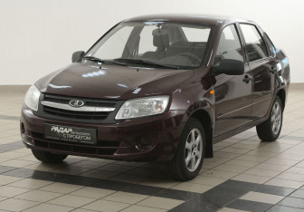 Подержанный автомобиль LADA (ВАЗ) Granta Sedan 2012 года (8 фото)