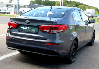 Подержанный автомобиль Kia Rio Sedan 2015 года (4 фото)