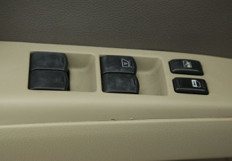 Подержанный автомобиль Nissan Teana 2006 года (17 фото)