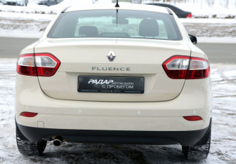 Подержанный автомобиль Renault Fluence 2013 года (5 фото)
