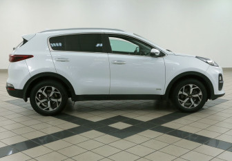 Подержанный автомобиль Kia Sportage 2021 года (4 фото)