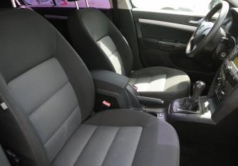 Подержанный автомобиль Skoda Octavia Liftback 2008 года (10 фото)