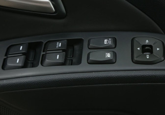 Подержанный автомобиль Hyundai ix35 2013 года (18 фото)