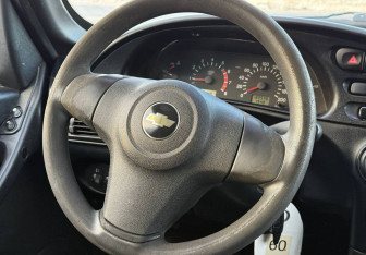 Подержанный автомобиль Chevrolet Niva 2011 года (15 фото)