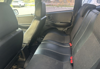 Подержанный автомобиль Chevrolet Niva 2012 года (12 фото)