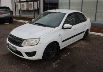 Подержанный автомобиль LADA (ВАЗ) Granta Sedan 2015 года (3 фото)