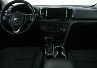 Подержанный автомобиль Kia Sportage 2017 года (12 фото)