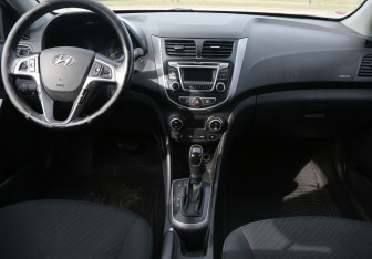Подержанный автомобиль Hyundai Solaris Sedan 2015 года (12 фото)