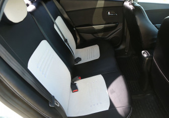 Подержанный автомобиль Kia Rio Sedan 2013 года (11 фото)
