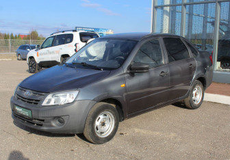 Подержанный автомобиль LADA (ВАЗ) Granta Sedan 2015 года (3 фото)