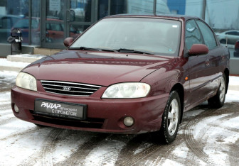 Подержанный автомобиль Kia Spectra Sedan 2006 года (3 фото)