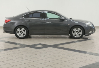 Подержанный автомобиль Opel Insignia Sedan 2009 года (5 фото)