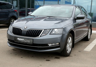 Подержанный автомобиль Skoda Octavia Liftback 2019 года (3 фото)