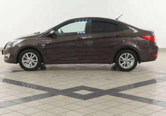 Подержанный автомобиль Hyundai Solaris Sedan 2014 года (7 фото)