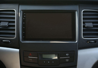 Подержанный автомобиль SsangYong Actyon 2011 года (13 фото)