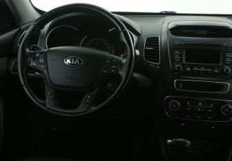 Подержанный автомобиль Kia Sorento 2013 года (14 фото)