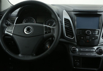 Подержанный автомобиль SsangYong Actyon 2014 года (14 фото)