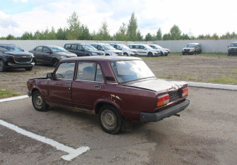 Подержанный автомобиль LADA (ВАЗ) 2107 2006 года (5 фото)