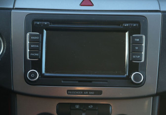 Подержанный автомобиль Volkswagen Passat Sedan 2009 года (13 фото)