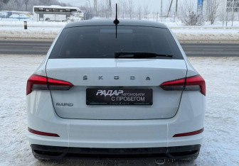 Подержанный автомобиль Skoda Rapid Liftback 2021 года (6 фото)