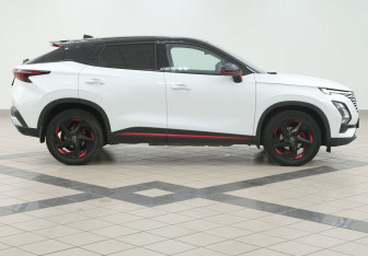 Подержанный автомобиль Omoda C5 2022 года (5 фото)