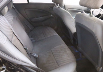 Подержанный автомобиль Nissan Almera Classic 2007 года (8 фото)