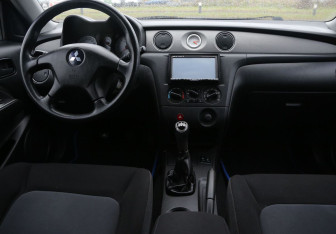 Подержанный автомобиль Mitsubishi Outlander 2007 года (12 фото)