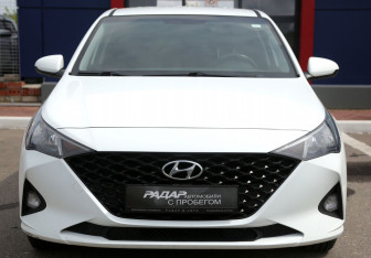 Подержанный автомобиль Hyundai Solaris Sedan 2020 года (2 фото)